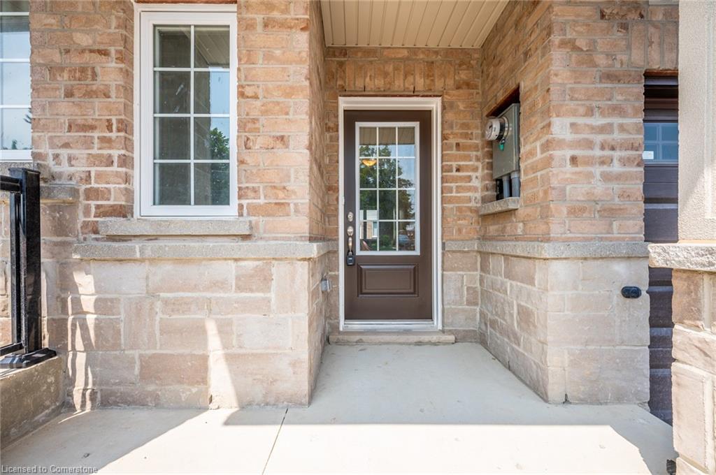 Property Photo: 18 Jellicoe Court ON L2G 1M2