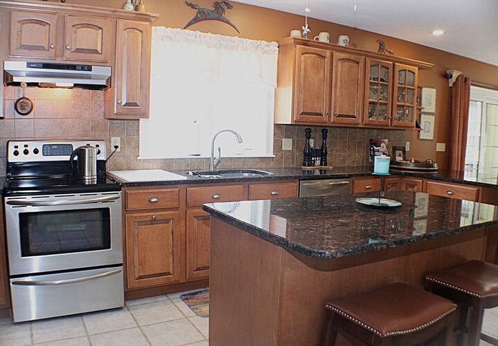 Property Photo: 7 Kittredge Rd MA 01535