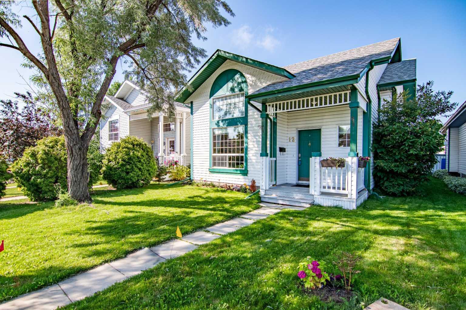 Property Photo:  12 Lockwood Avenue  AB T4R 2R4 