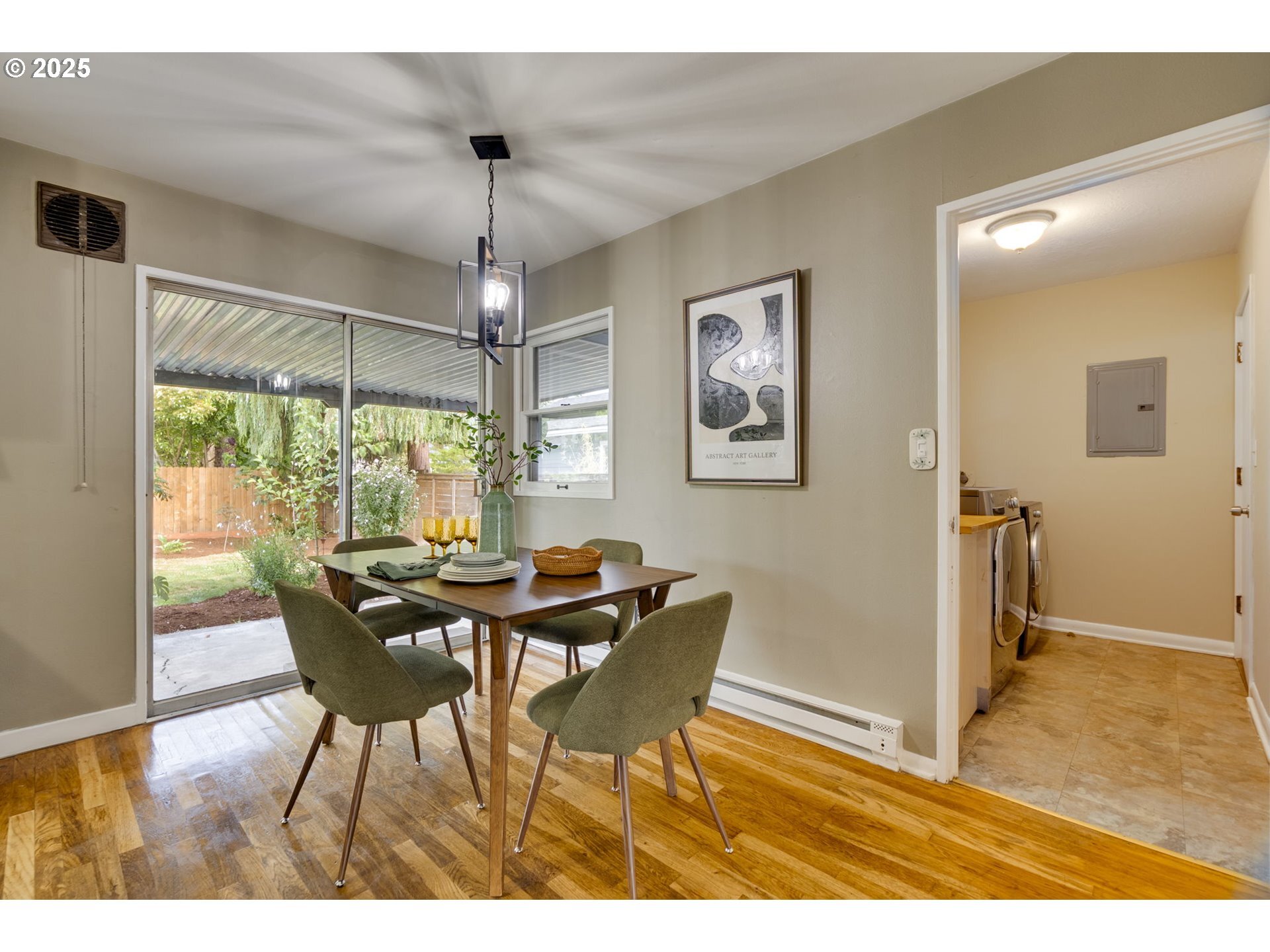8553 N Tioga Ave  Portland OR 97203 photo