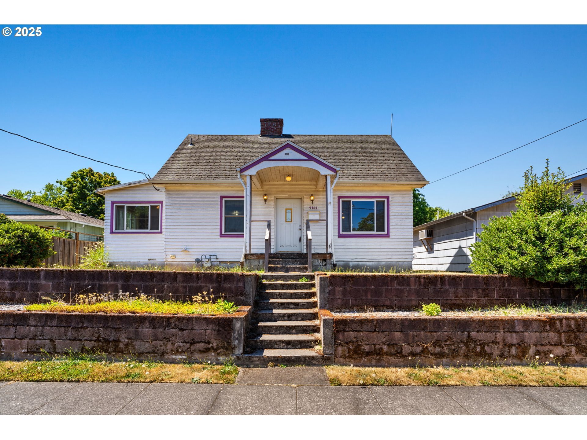 Property Photo: 9816 N Central St OR 97203