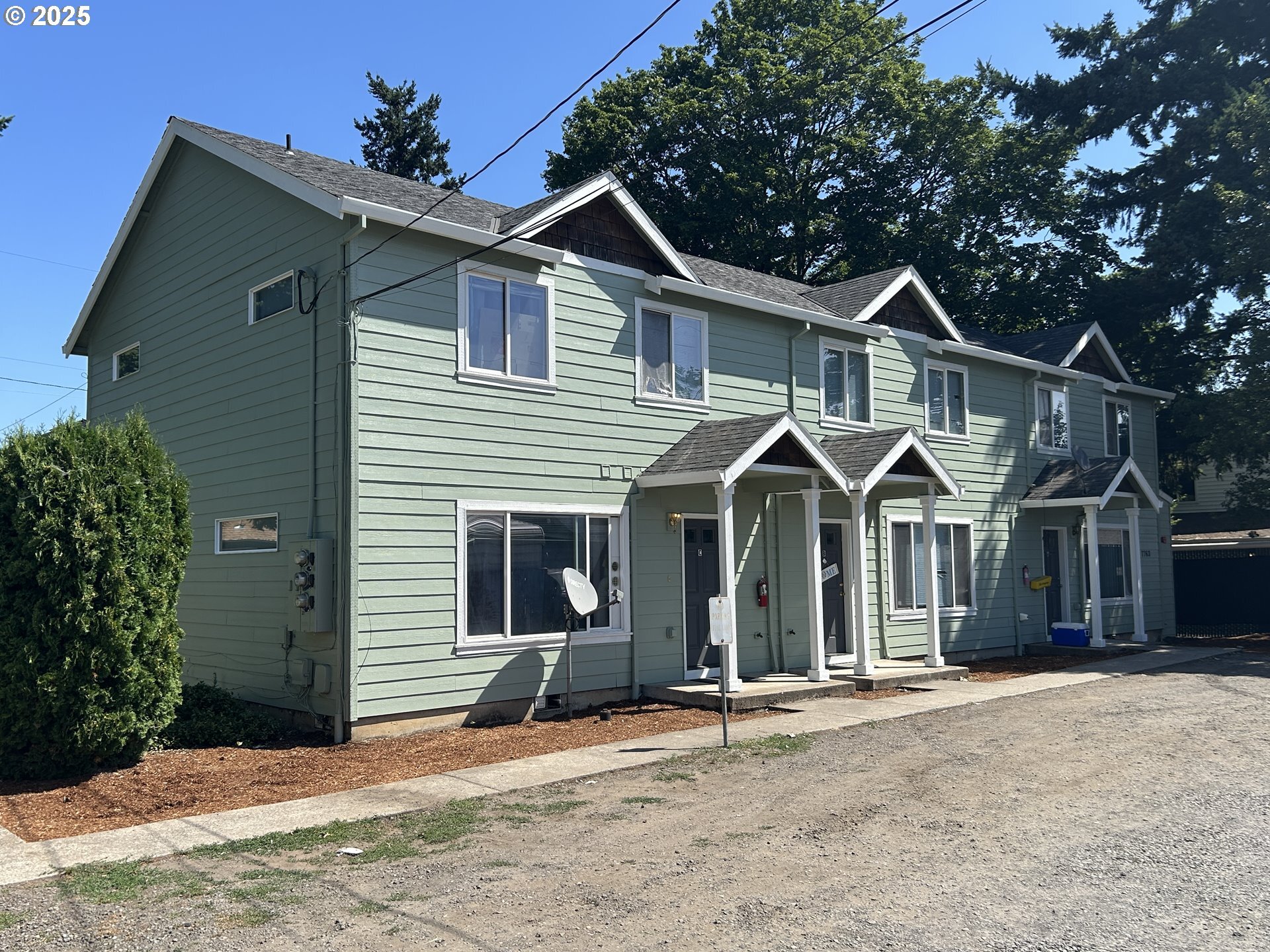 Property Photo: 7763 SE 72nd Ave OR 97206