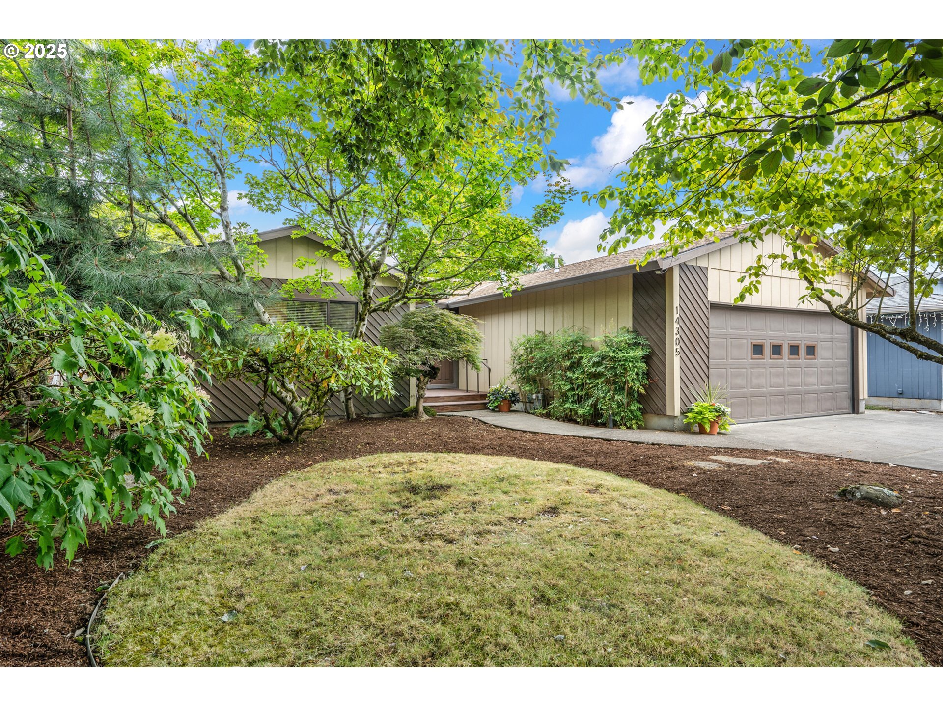 Property Photo:  14305 SE Yamhill St  OR 97233 