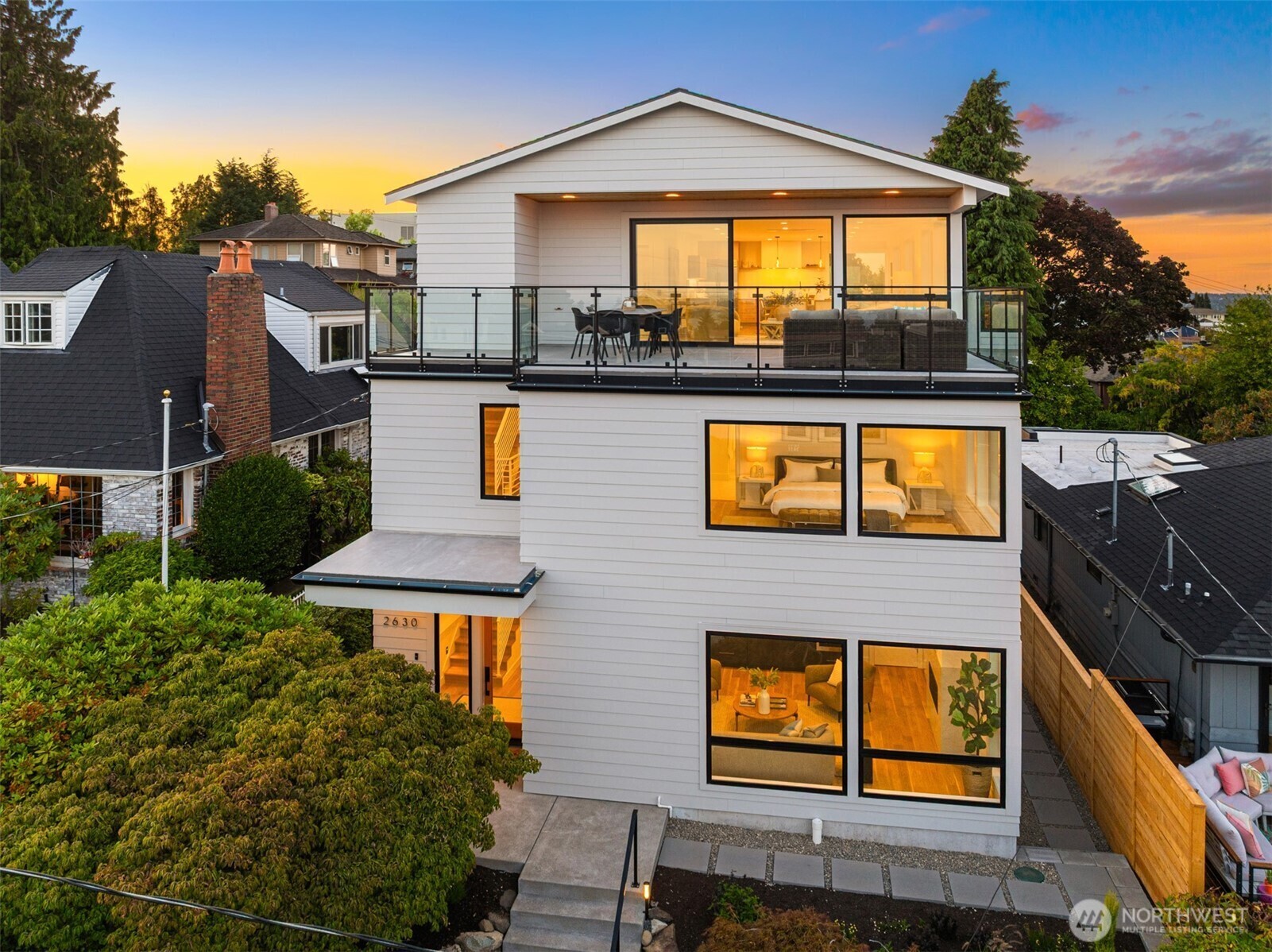 Property Photo: 2630 W Lynn Street WA 98199