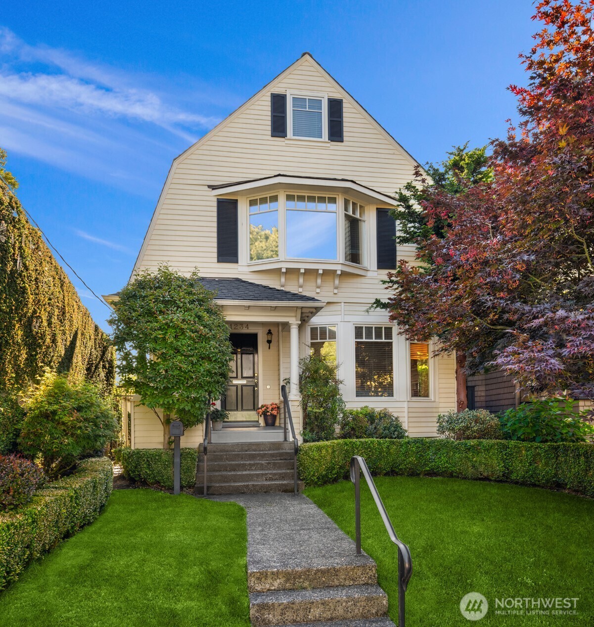Property Photo: 1234 2nd Avenue N WA 98109