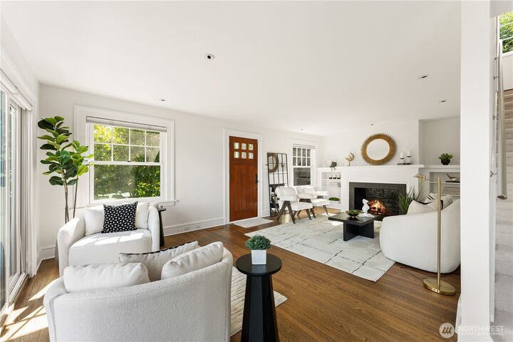 Property Photo:  603  38th Avenue  WA 98122 
