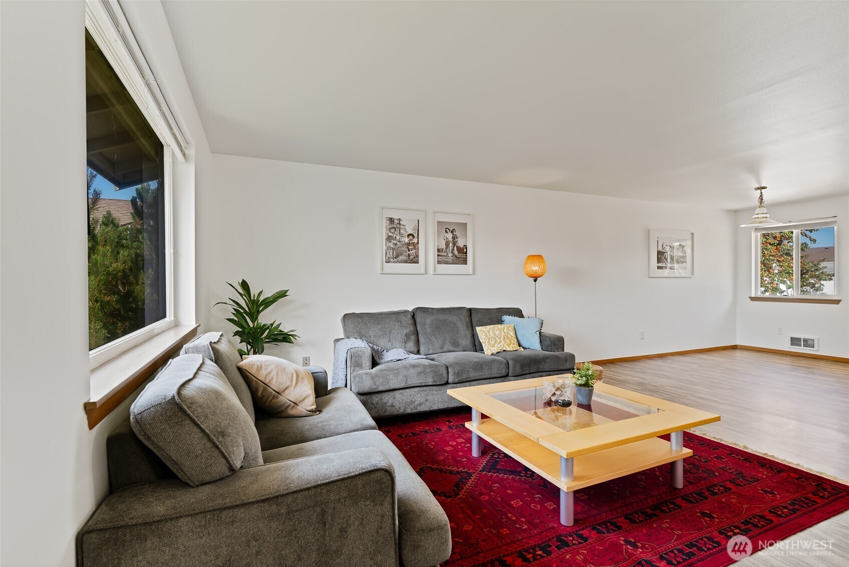 Property Photo: 809 E White Birch Avenue WA 98926