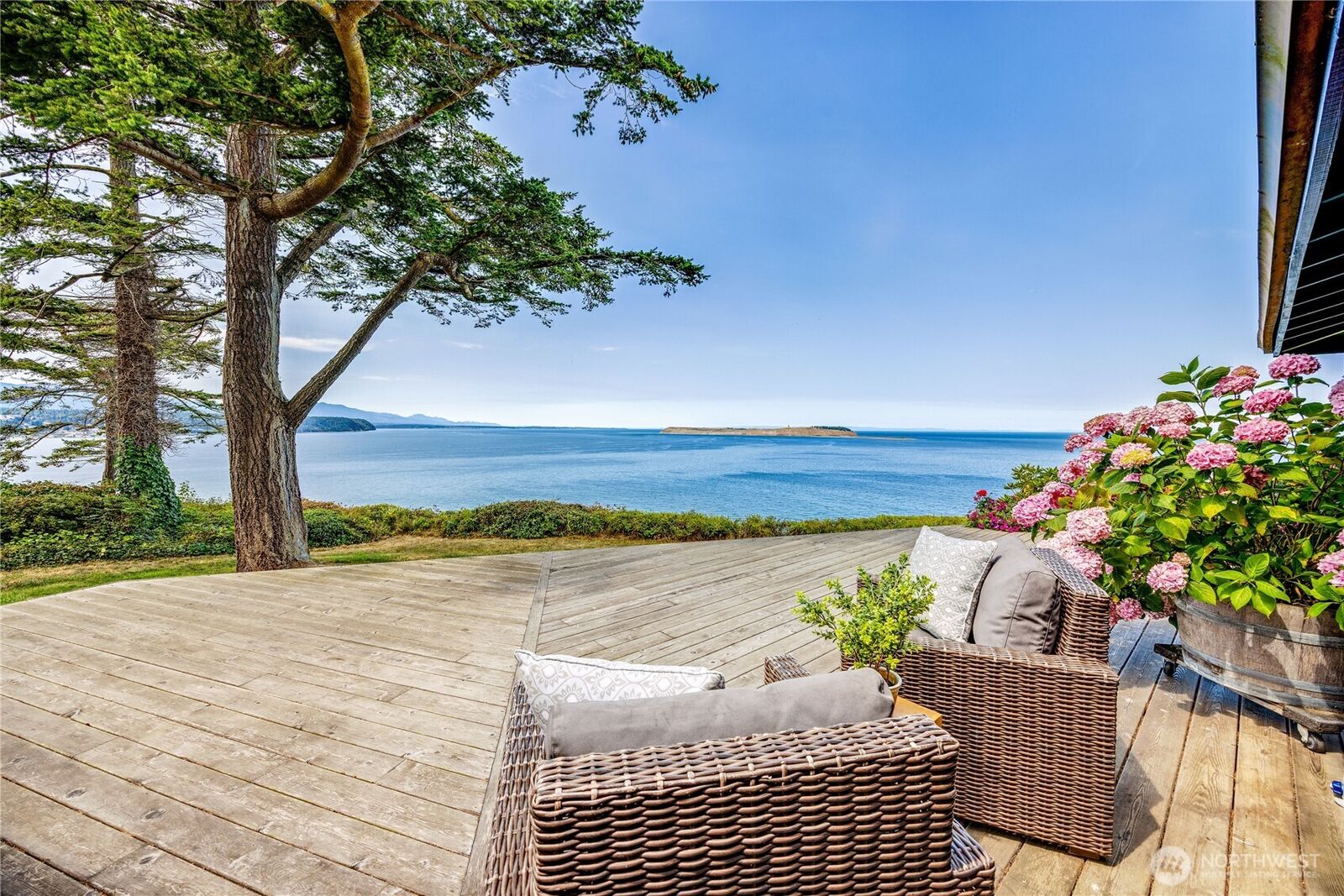 Property Photo: 391 Victoria Loop WA 98368