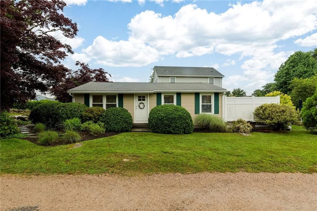 Property Photo:  6 East Burdick Street  RI 02813 