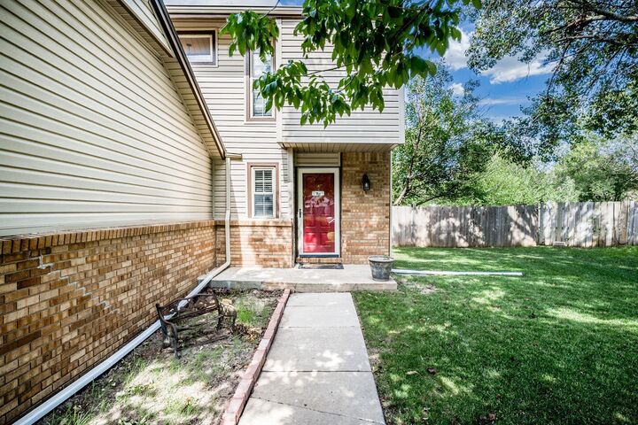Property Photo: 2338 S Linden Cir KS 67207-5810
