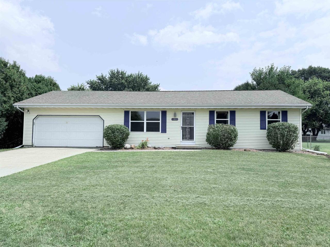 Property Photo: 3219 Glenbarr Drive WI 53548