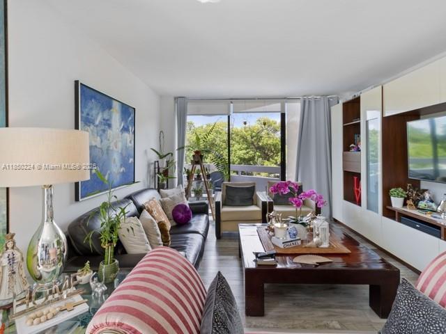 Property Photo: 2501 Brickell Ave 307 FL 33129