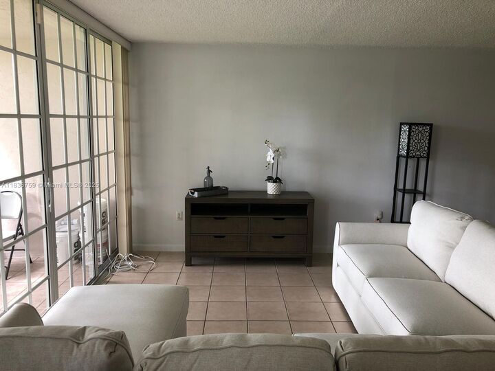 Property Photo: 9491 SE Evergreen Pl 102 FL 33324