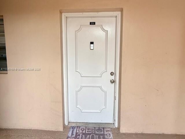 Property Photo: 9491 SE Evergreen Pl 102 FL 33324