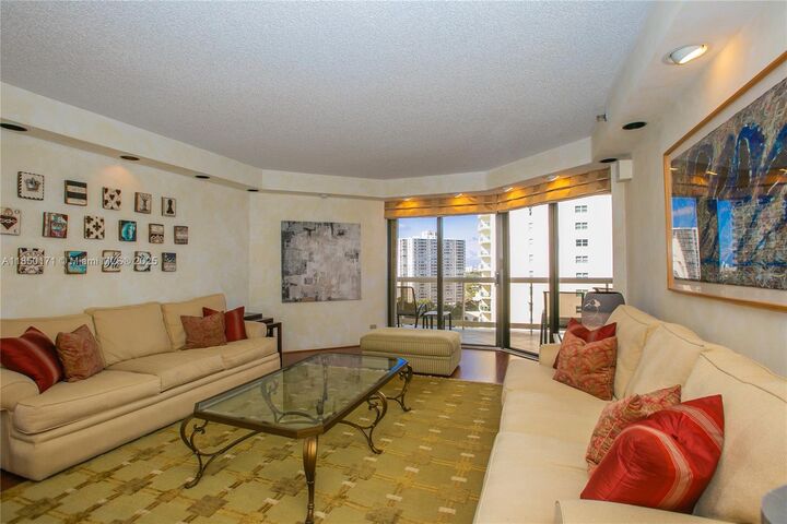Property Photo: 20191 E Country Club Dr 1405 FL 33180