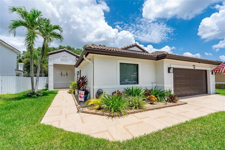 Property Photo: 16185 SW 2nd Dr FL 33027