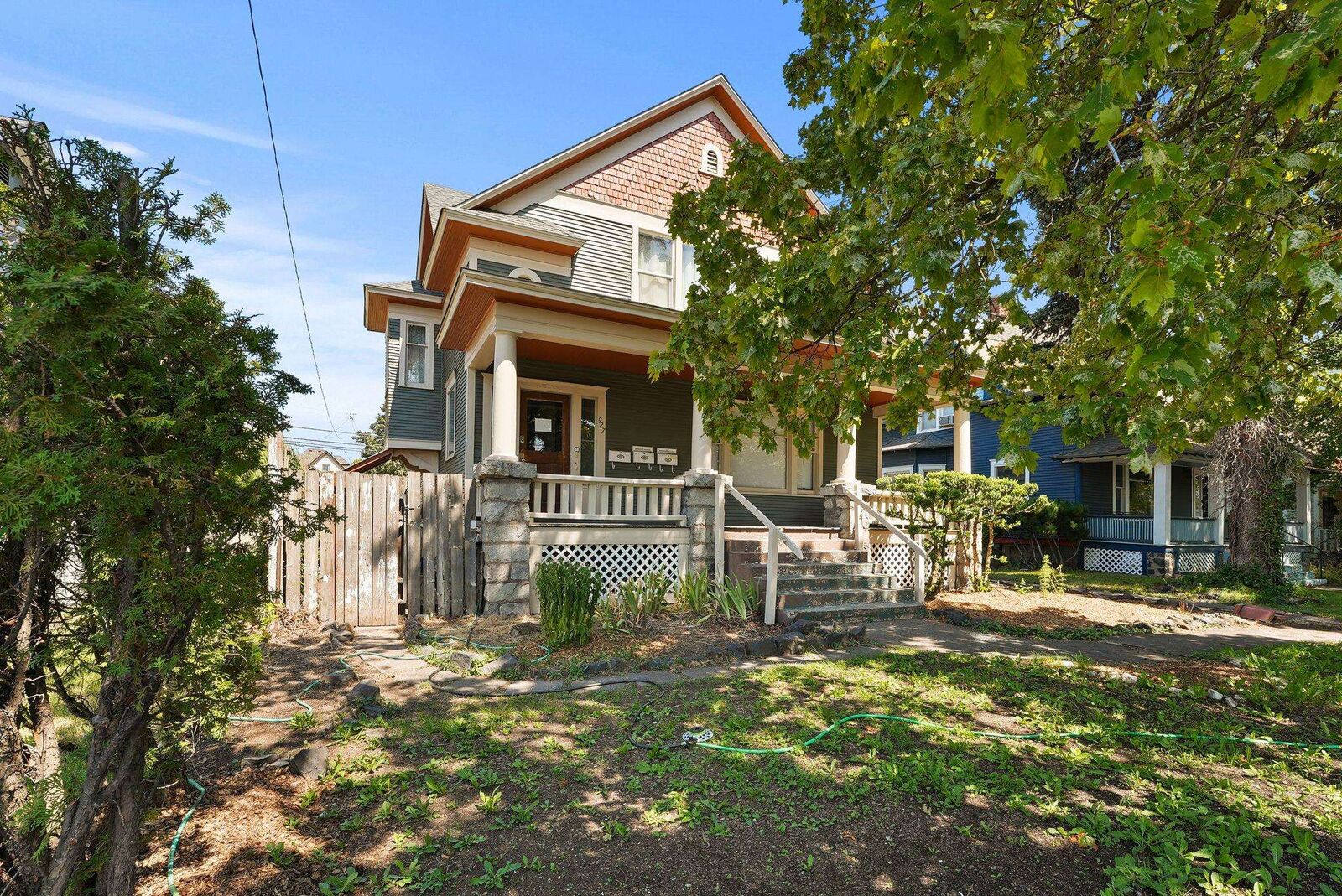 Property Photo:  927 E Augusta Ave  WA 99207 