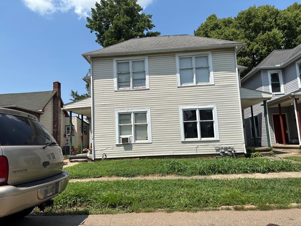 Property Photo: 433/435 Lillie Street OH 45601