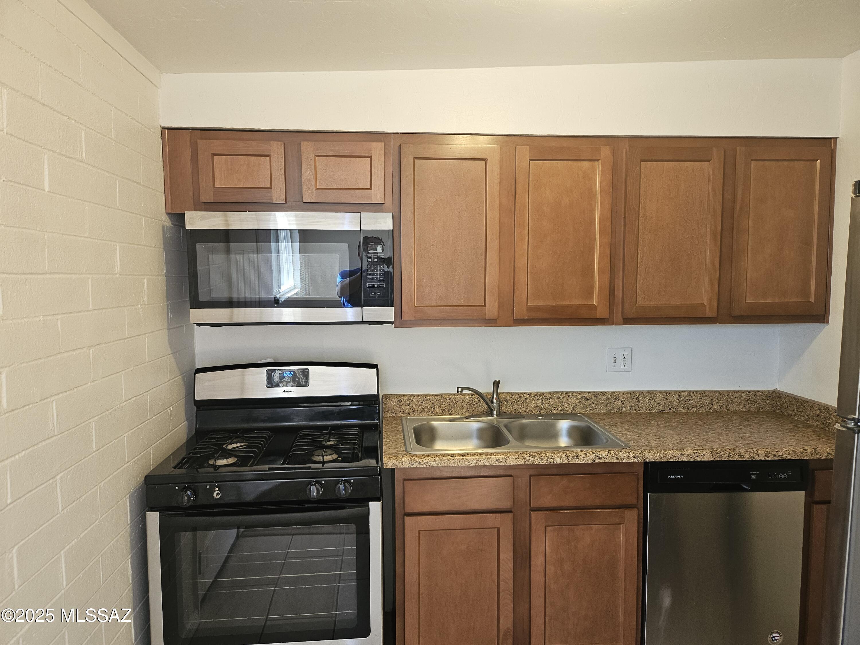 Property Photo:  2018 S Cloverland Avenue  AZ 85711 