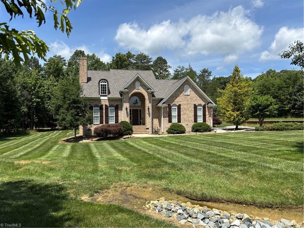 Property Photo: 1301 Rose Of Sharon Court NC 27313