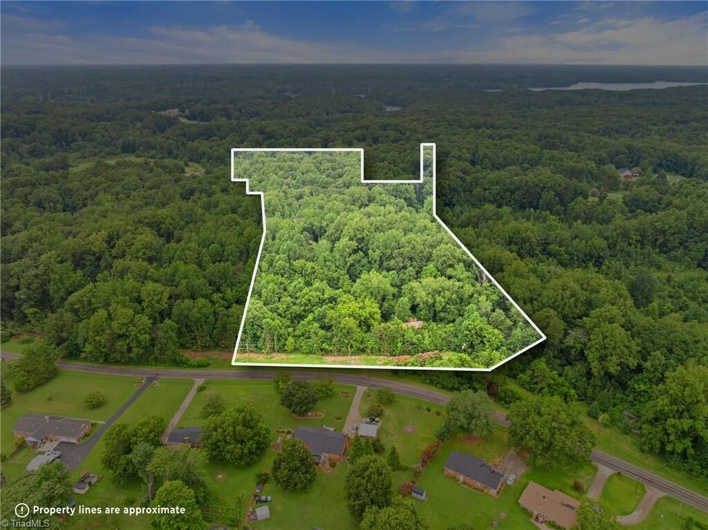 Property Photo:  1073 Hillcroft Road  NC 27214 