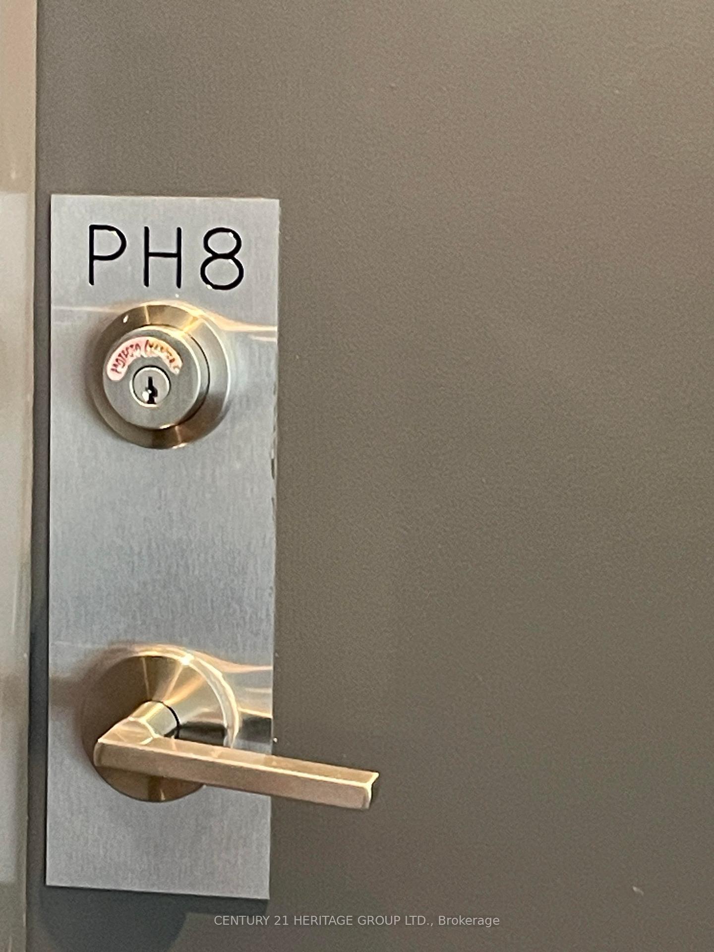 Property Photo:  11611 Yonge Street Ph8  ON L4E 1G2 