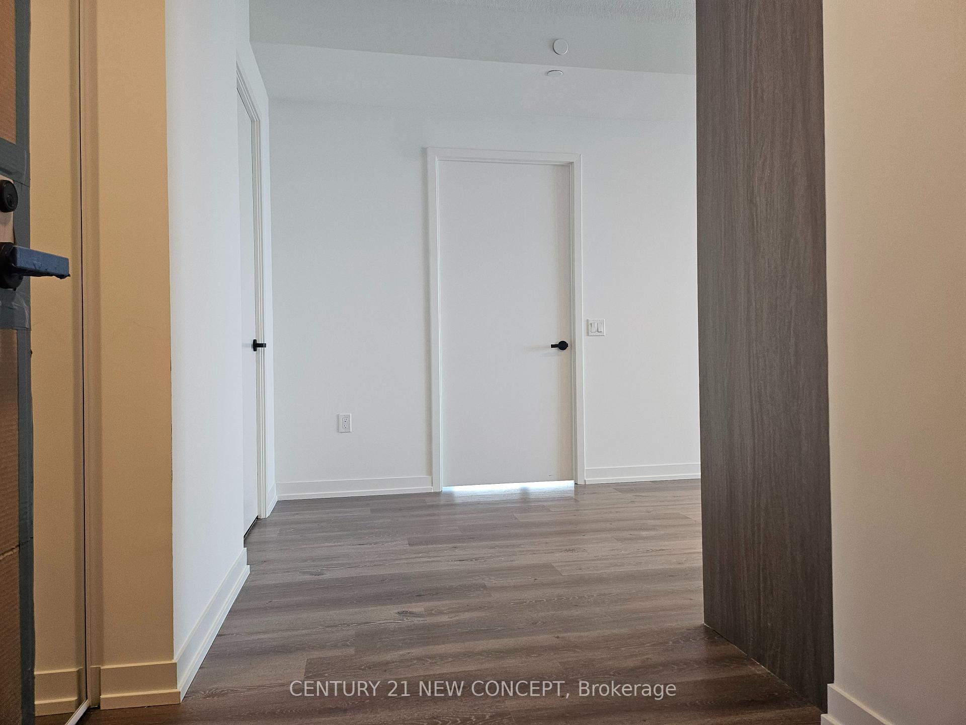Property Photo: 28 Interchange Way 3510 ON L4K 0P8