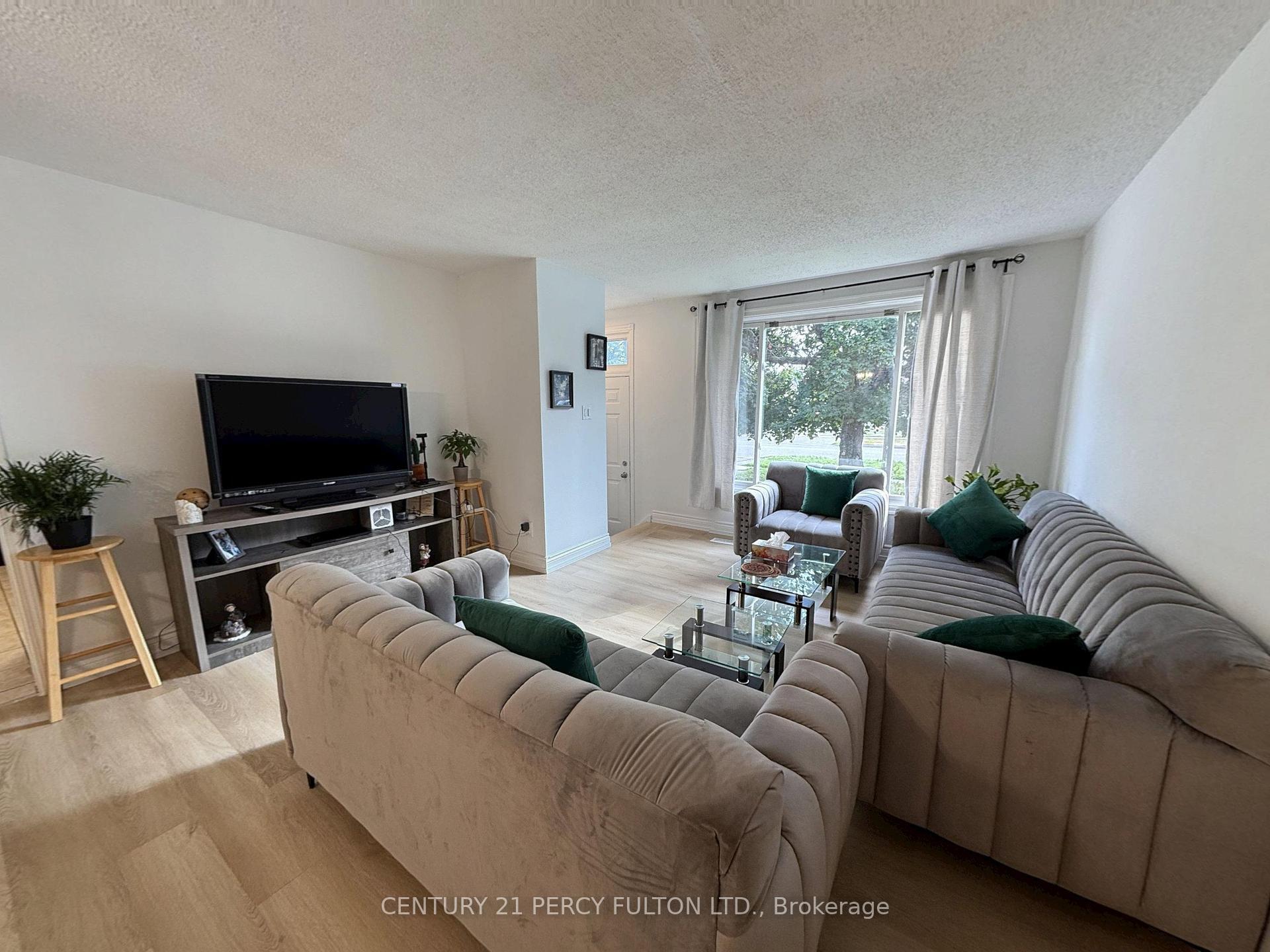 Property Photo: 327 Dovedale Drive ON L1N 1Z8
