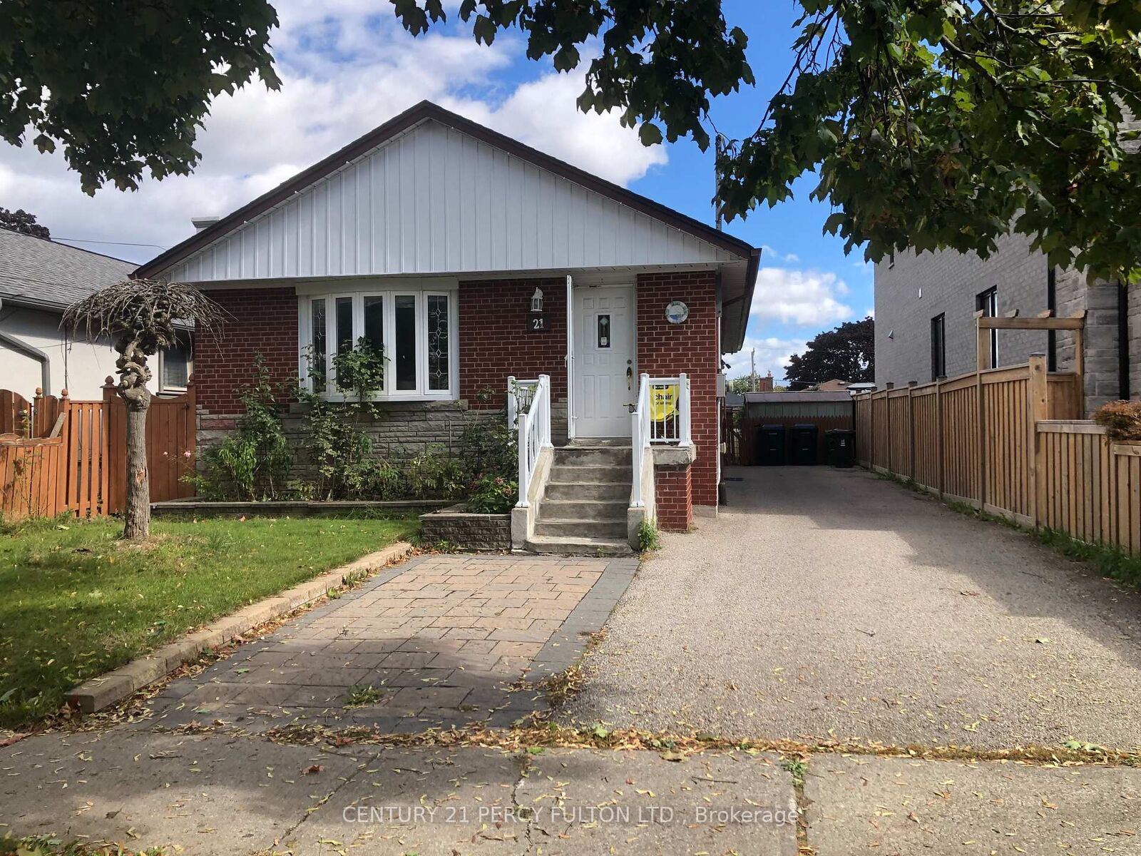 Property Photo:  21 Ivanhoe Court Bsmt  ON M1R 3G8 