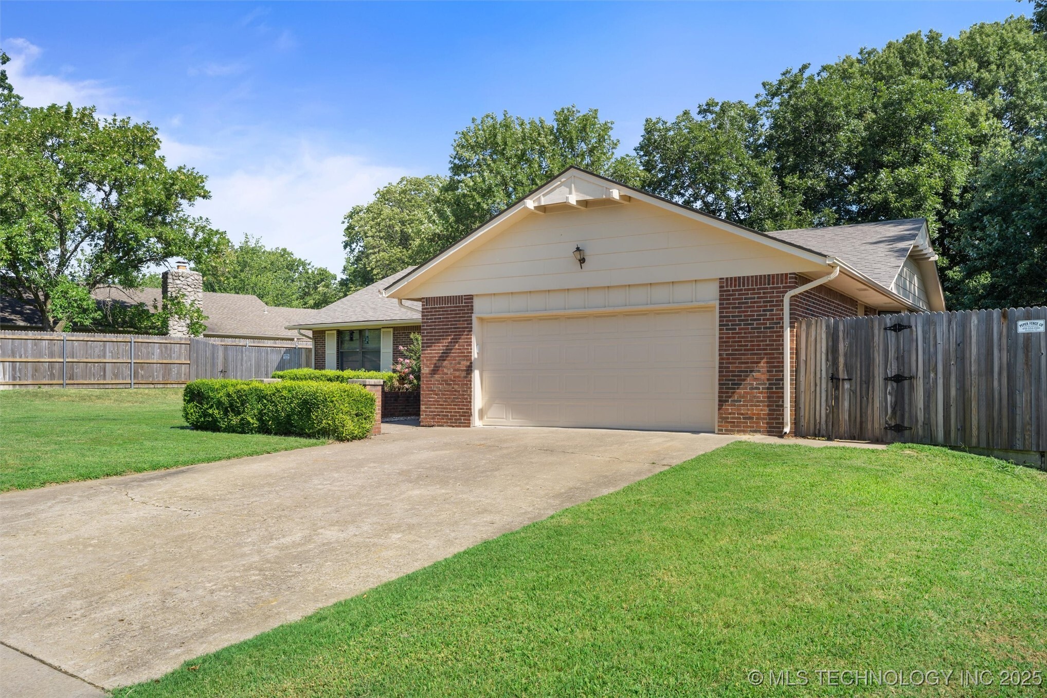 Property Photo: 4908 SE Barlow Drive OK 74006