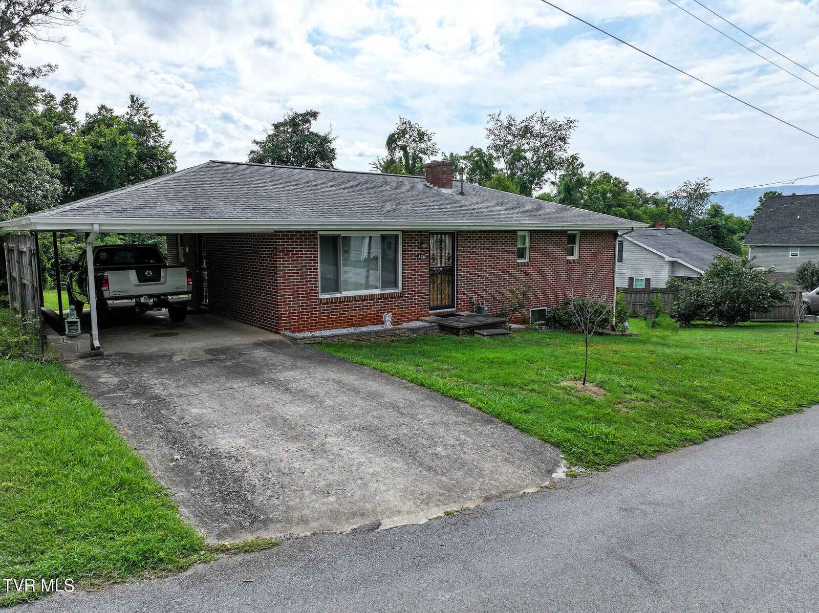 Property Photo:  400 Kaywood Avenue  TN 37645 