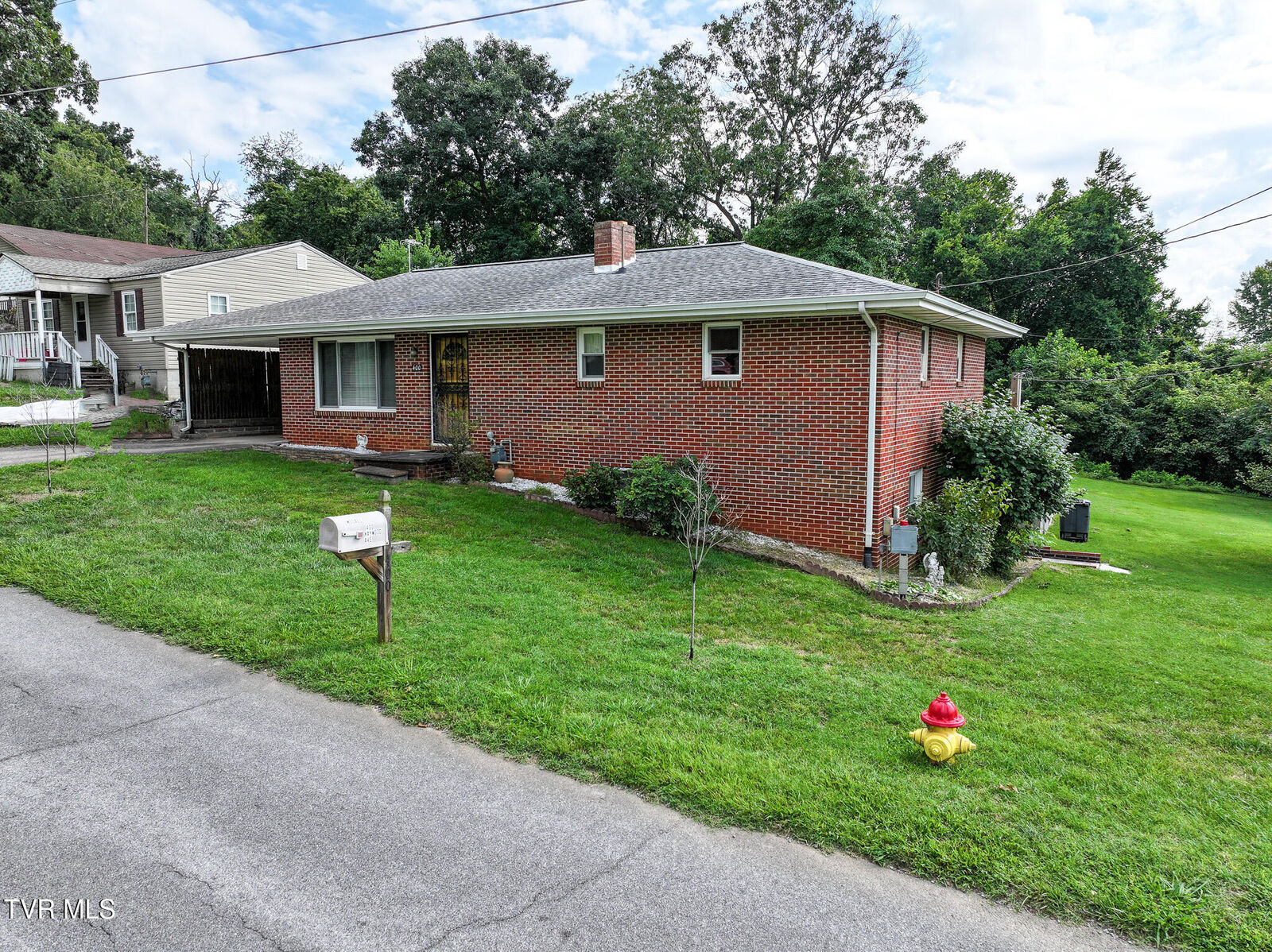Property Photo: 400 Kaywood Avenue TN 37645