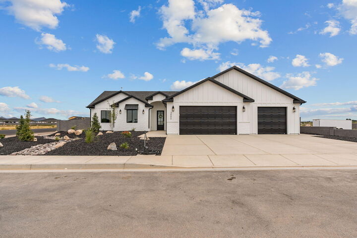 Property Photo: 3880 W 925 N UT 84721