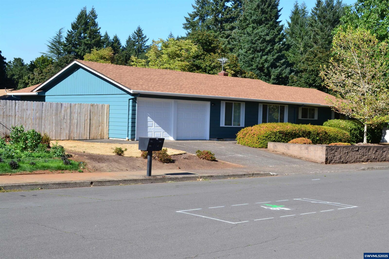 Property Photo:  2007 Joseph St S  OR 97302 
