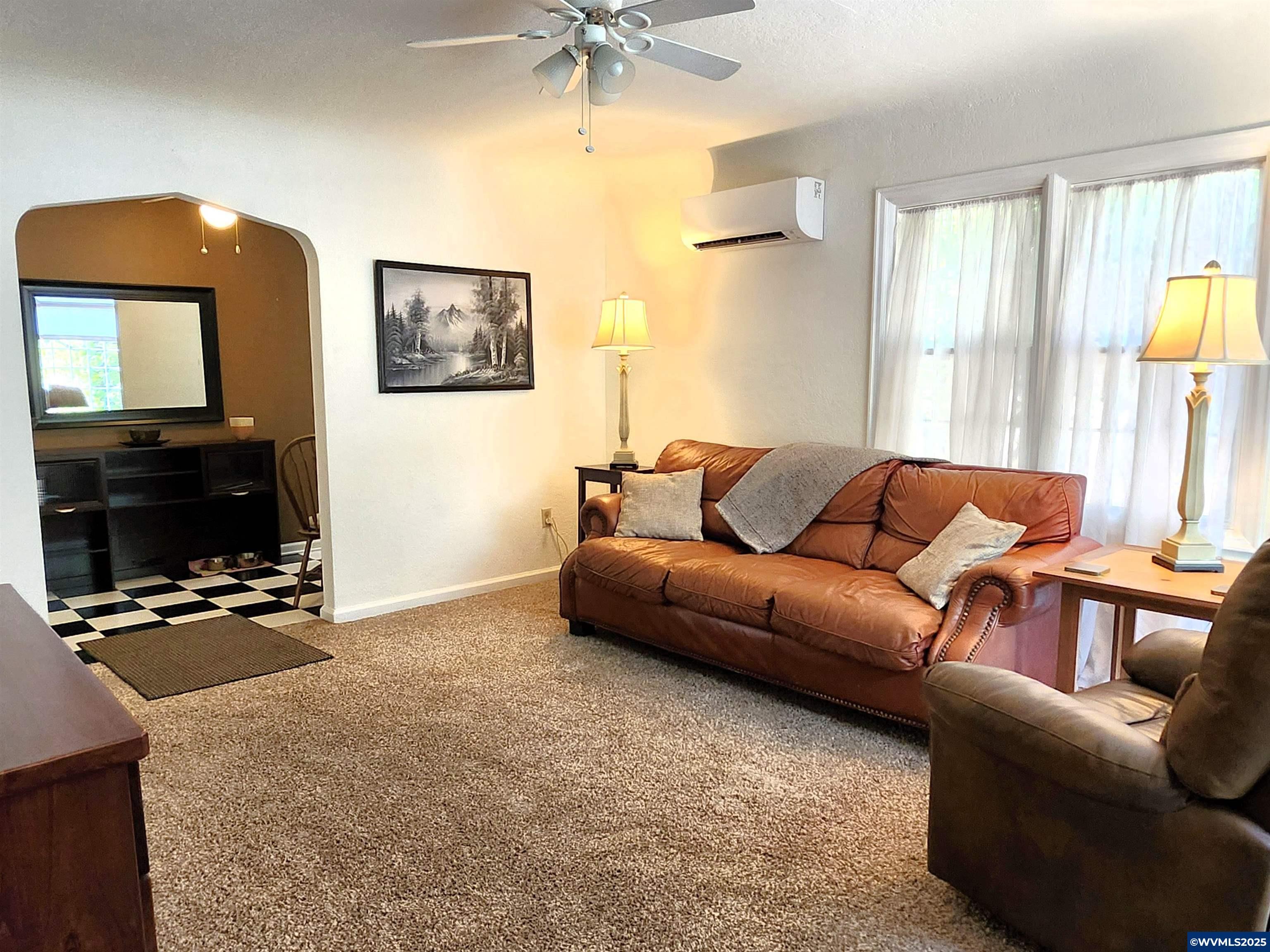 Property Photo:  1175 19th St NE  OR 97301 