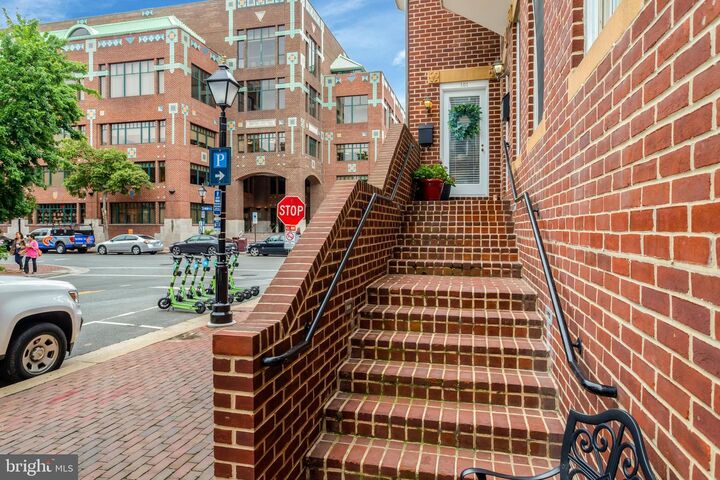 Property Photo: 110 Cameron Street Cs101 VA 22314