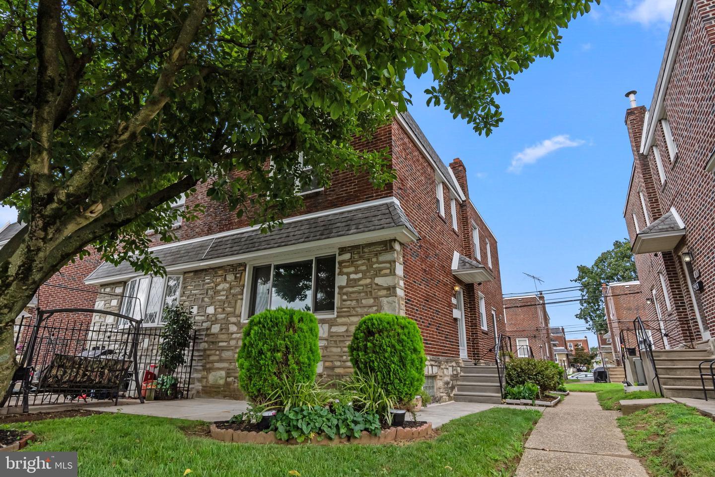 Property Photo: 1712 Tustin Street PA 19152