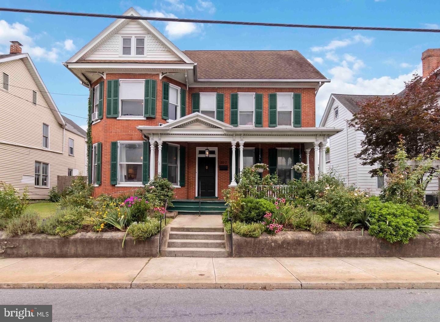 302 E Orange Street  Shippensburg PA 17257 photo