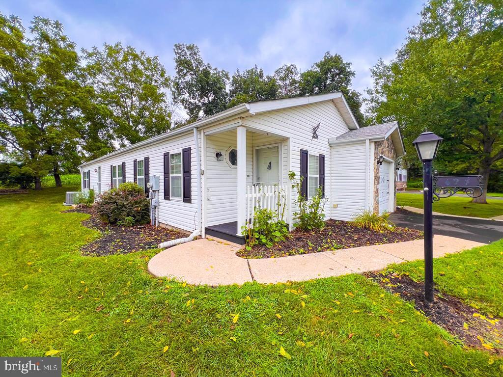 Property Photo: 629 Sassafrass Court PA 18938