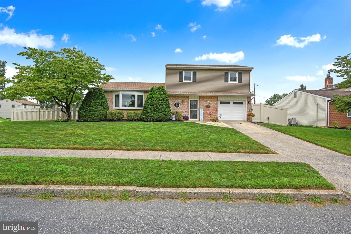 Property Photo:  5229 Royal Drive  PA 17055 