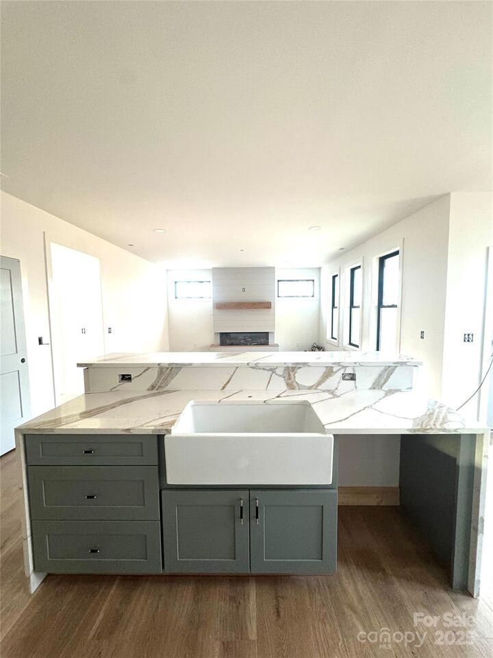 Property Photo: 1351 Old Country Road NC 28786