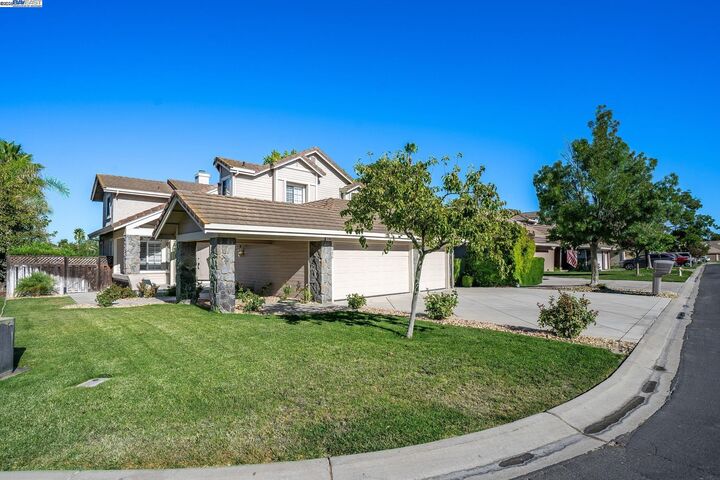 Property Photo: 2236 Colonial Ct CA 94505