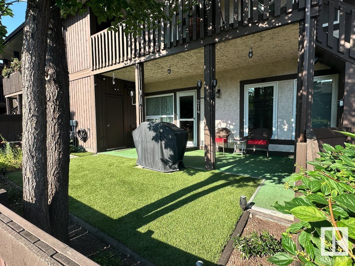 214 Surrey Gardens NW  Edmonton AB T5T 1Z3 photo