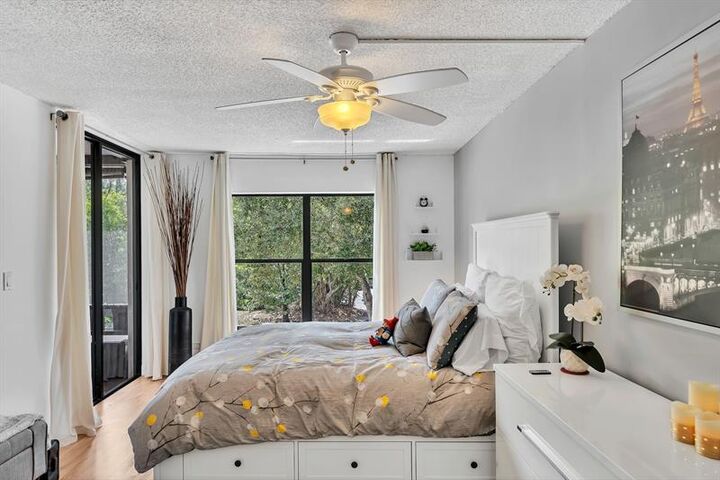 Property Photo: 3730 Inverrary Dr 3V FL 33319
