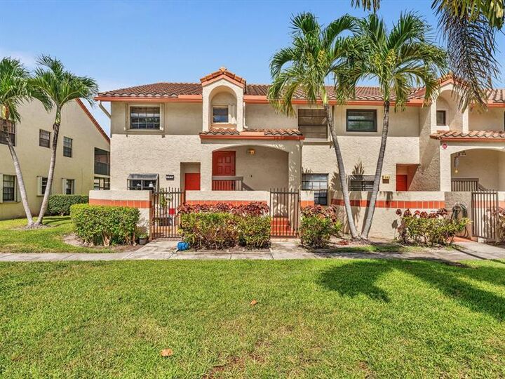 Property Photo: 306 Congressional Way 306 FL 33442
