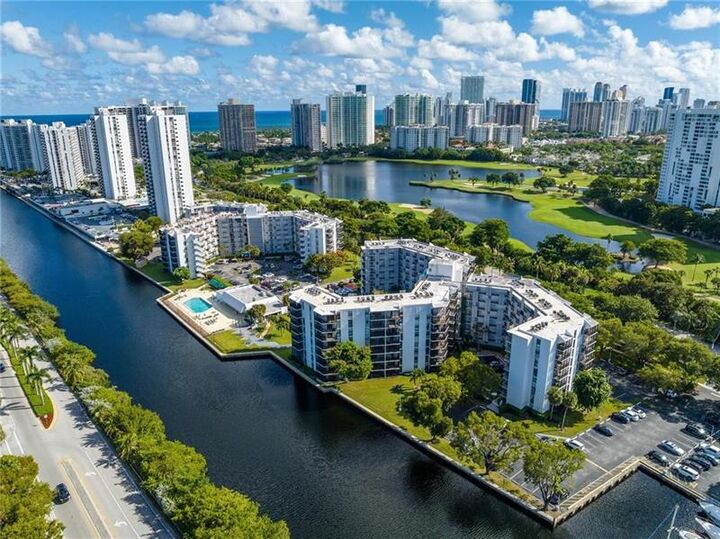 3475 N Country Club Dr 710  Miami FL 33180 photo
