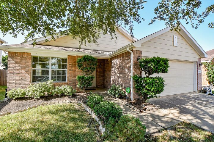 Property Photo: 18114 Waverly Hollow Lane TX 77429
