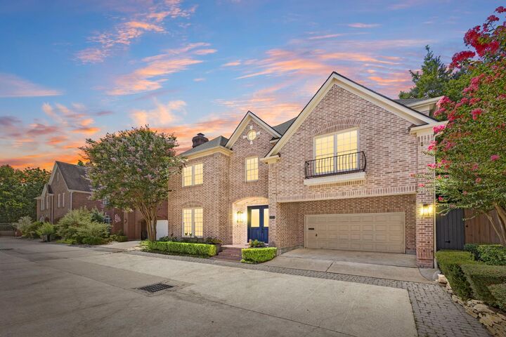 Property Photo:  111 N Wynden Estates Court  TX 77056 