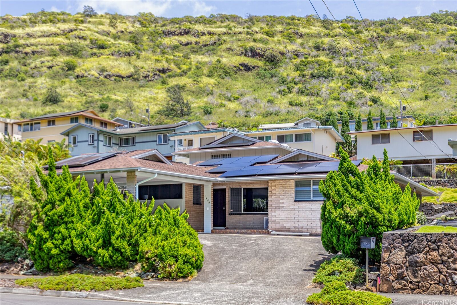 Property Photo:  1650 Ala Aolani Street  HI 96819 