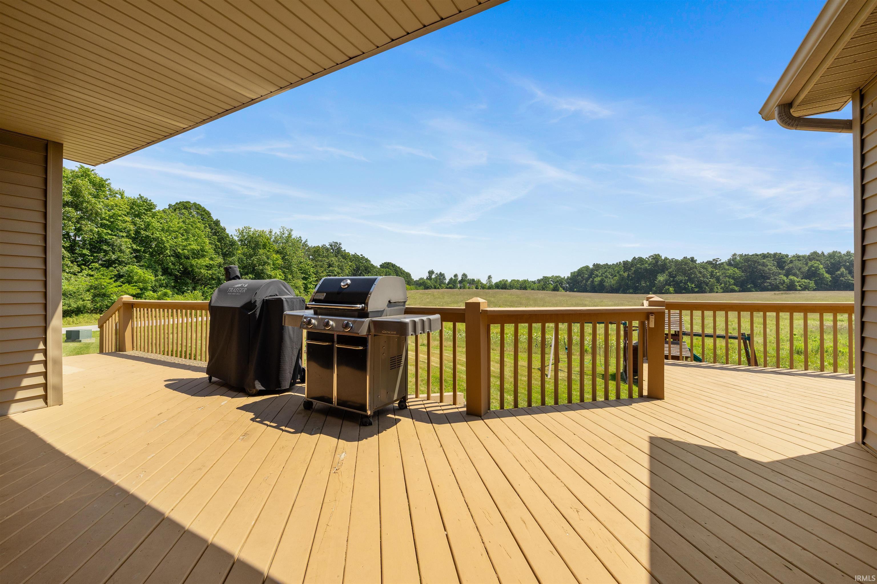 Property Photo: 1021 E 145 Road IN 46703